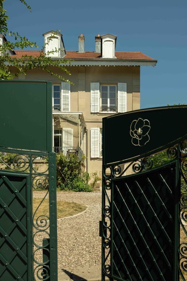 Le Parc Du Magnolia Bed & Breakfast Montbéliard Екстериор снимка