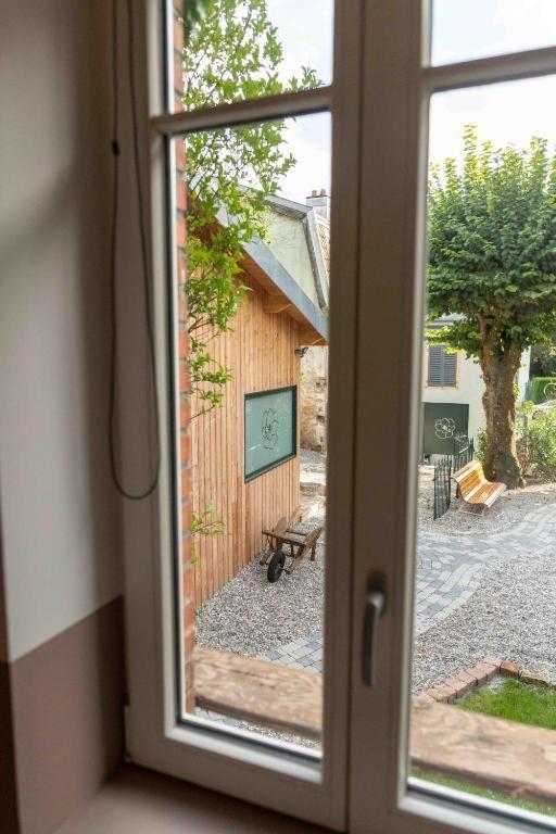 Le Parc Du Magnolia Bed & Breakfast Montbéliard Екстериор снимка